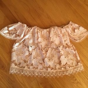 GORGEOUS OFF THE SHOULDER  LOVERS AND FRIENDS TOP